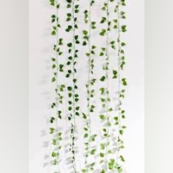 Urban outfitters faux hanging wall vines - Picture 4 of 4